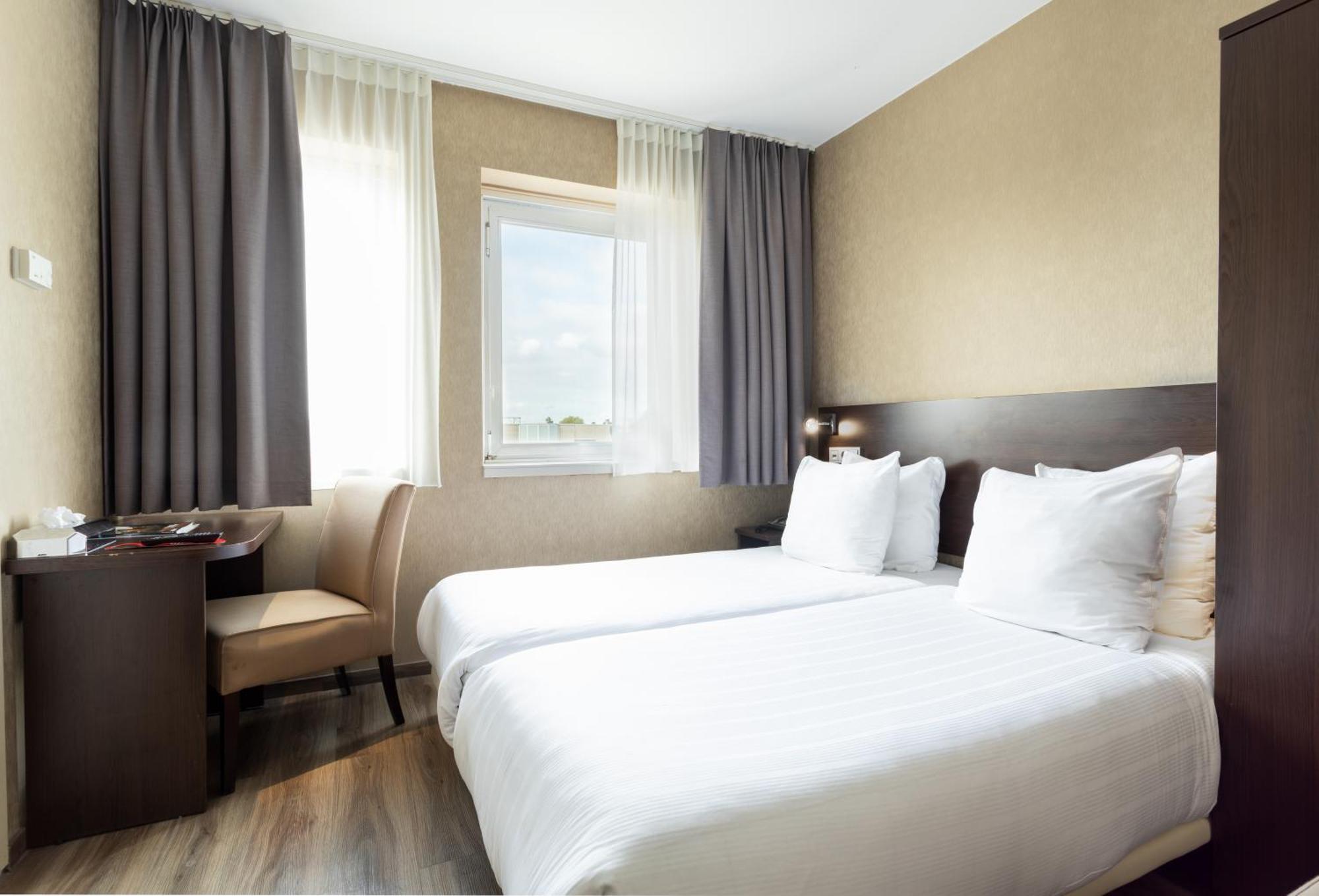 Two Connecting Double Rooms